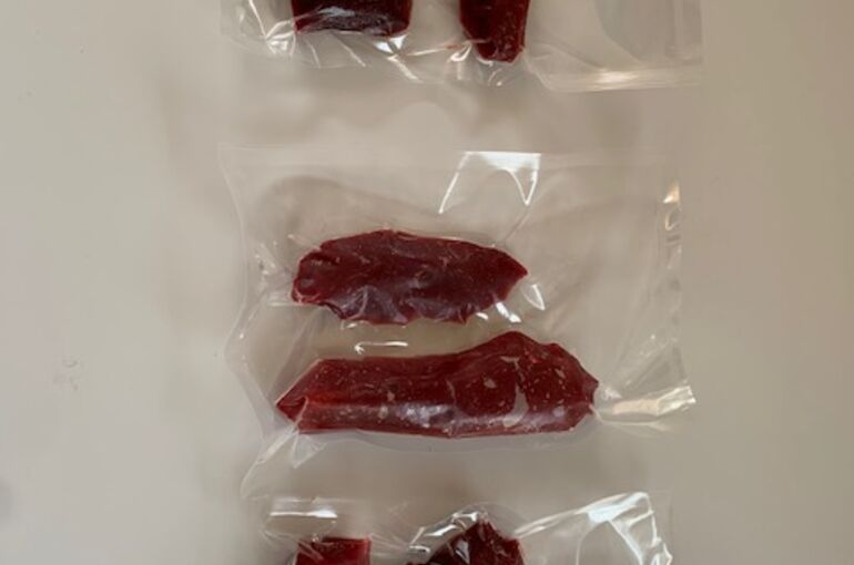 鹿肉　真空